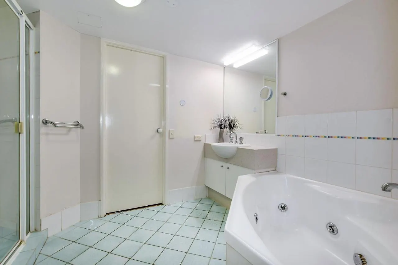 Second Floor 2 Bedroom Mooloolaba Escape - Caribbean Resort